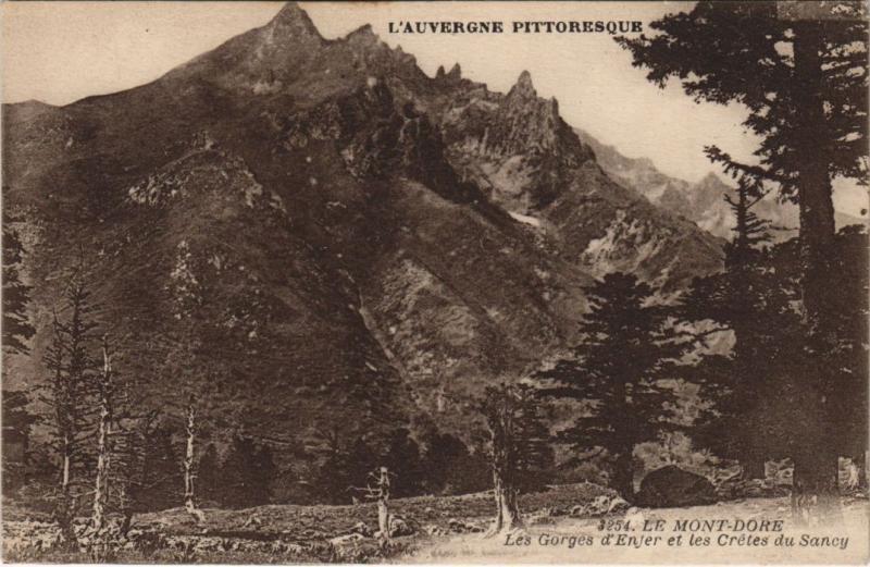 Carte postale ancienne Le Mont-Dore Les Gorges d'Enfer et les Cretes du Sancy à Mont-Dore