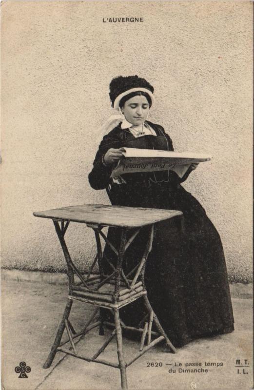 Carte postale ancienne L'Auvergne - Le Passe Temps du Dimanche