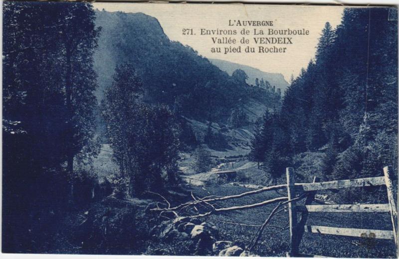 Carte postale ancienne La Bourboule Environs - Vallee de Vendeix au Pied du Rocher à La Bourboule