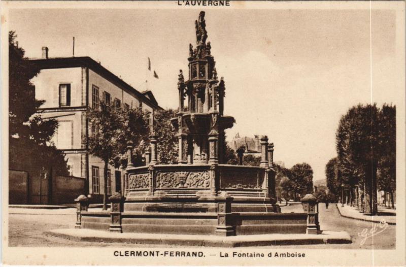 Carte postale ancienne Clermont-Ferrand La Fontaine d'Amboise à Clermont-Ferrand