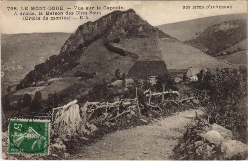 Carte postale ancienne Le Mont-Dore Vue sur le Capucin à Mont-Dore