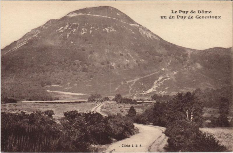 Carte postale ancienne Le Puy de Dome vu du Puy de Genestoux