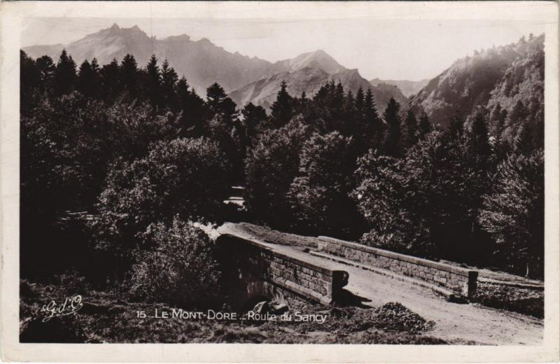 Carte postale ancienne Le Mont-Dore Route du Sancy à Mont-Dore