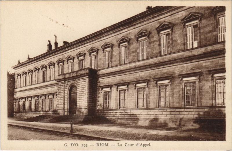 Carte postale ancienne Riom La Cour d'Appel