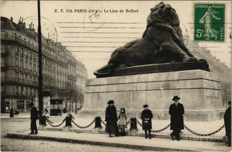 Carte postale ancienne Le Lion de Belfort à Paris 14e