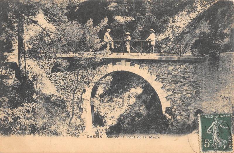 Carte postale ancienne Cassis - Source Et Pont De La Maire à Cassis