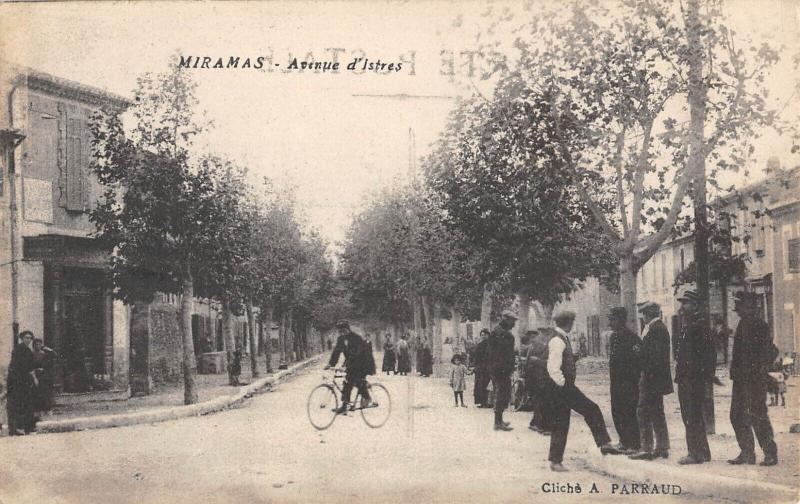 Carte postale ancienne Miramas - Avenue D'Istres à Miramas