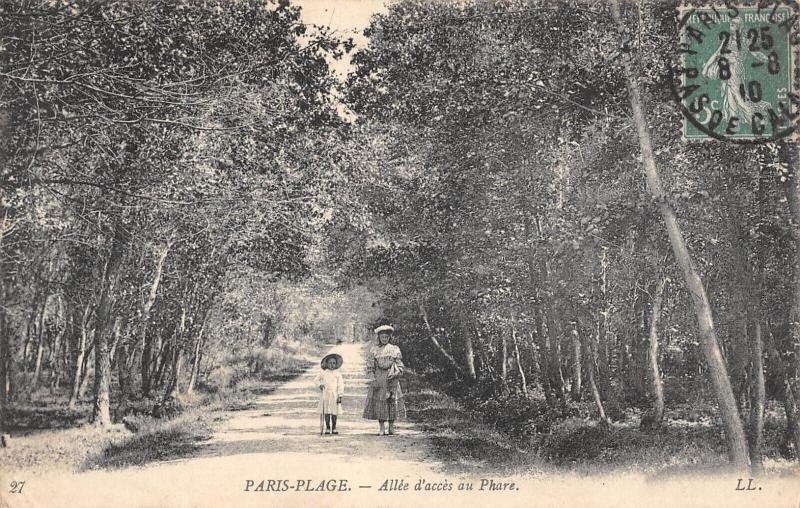 Carte postale ancienne Paris Plage - Allee D'Acces Au Phare