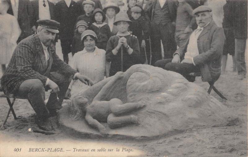 Carte postale ancienne Berck Plage - Travaux En Sable Sur La Plage à Berck