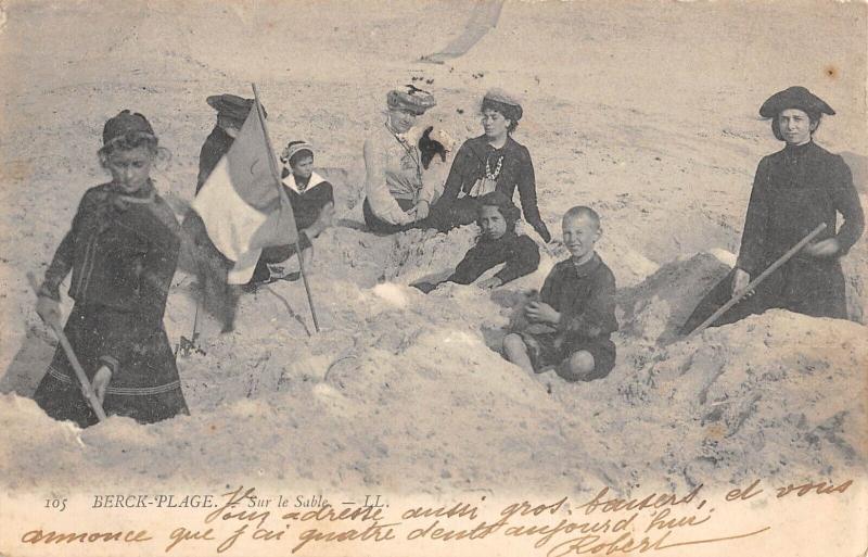 Carte postale ancienne Berck Plage - Sur Le Sable à Berck