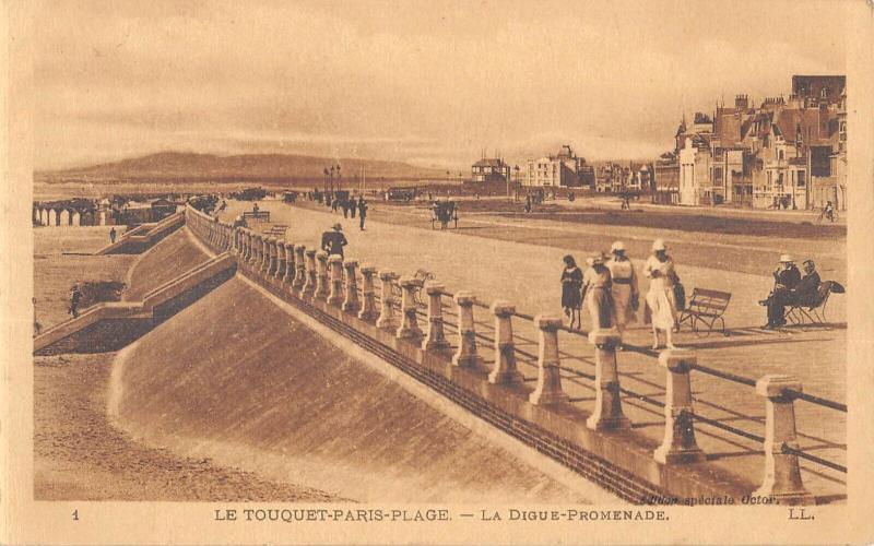 Carte postale ancienne Le Touquet Paris Plage - La Digue Promenade au Touquet-Paris-Plage