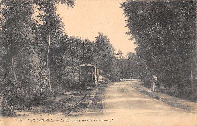 Carte postale ancienne Paris Plage - Le Tramway Dans La Foret