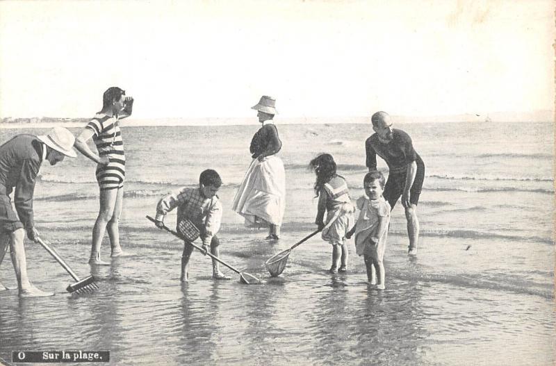 Carte postale ancienne Sur La Plage