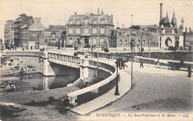 Carte postale ancienne Dunkerque - La Sous Prefecture Et Les Bains à Dunkerque