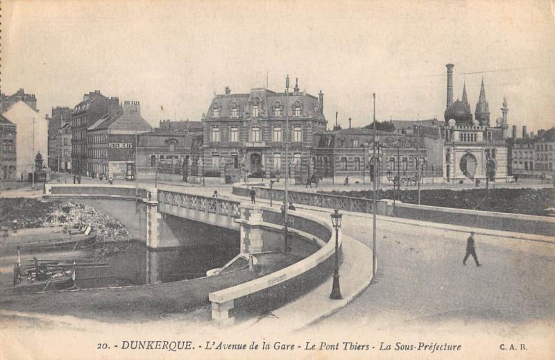 Carte postale ancienne Dunkerque - L'Avenue De La Gare - Le Pont Thiers à Dunkerque