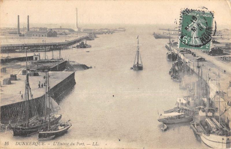 Carte postale ancienne Dunkerque - L'Entree Du Port à Dunkerque