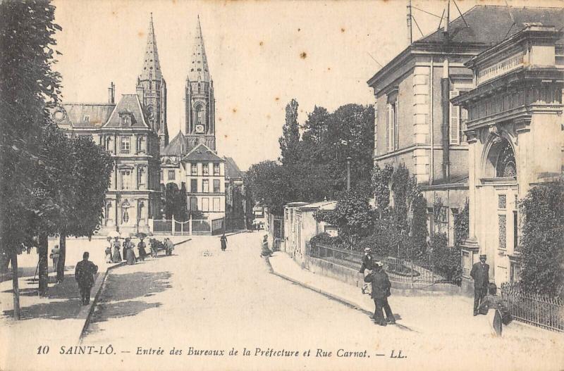 Carte postale ancienne Saint Lo - Entree Des Bureaux De La Prefecture Et Rue Carnot à Saint-Lô