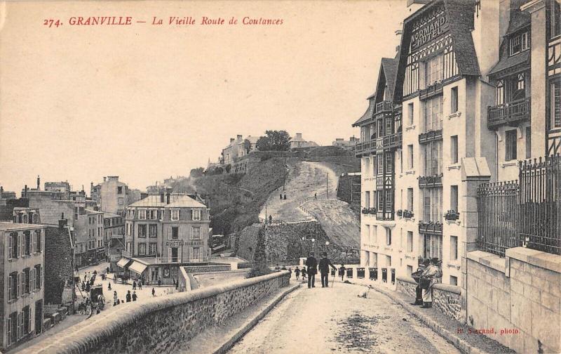 Carte postale ancienne Granville - La Vieille Route De Coutances à Granville