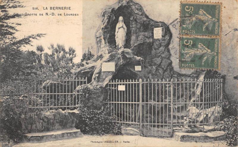 Carte postale ancienne La Bernerie - Grotte De N.d.de Lourdes