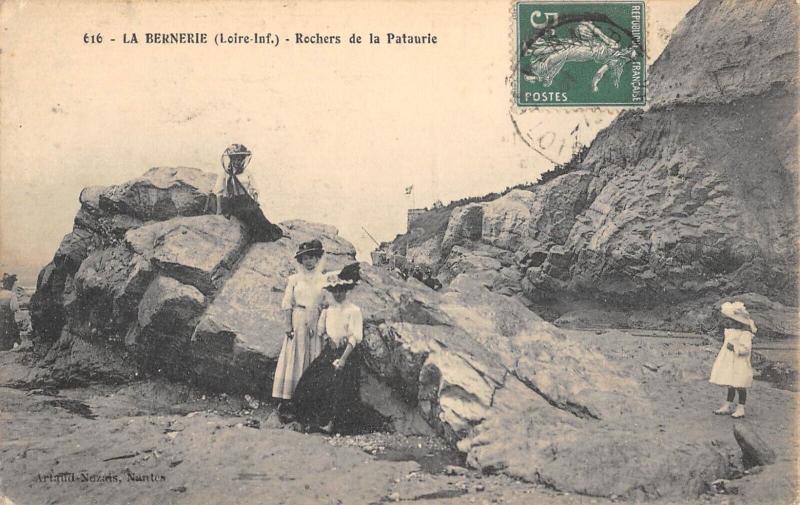 Carte postale ancienne La Bernerie - Rochers De La Pataurie