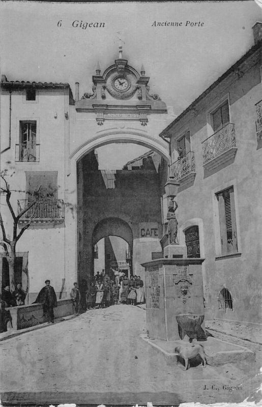 Carte postale ancienne Gigean - Ancienne Porte à Gigean