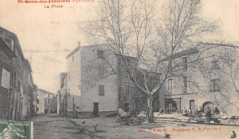 Carte postale ancienne Saint Genis Des Fontaines - La Place - éditeur J.Fau - Rare à Saint-Génis-des-Fontaines