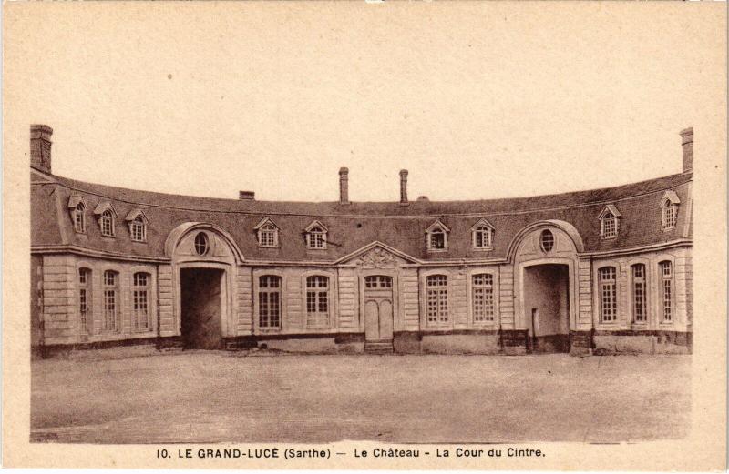 Carte postale ancienne Le Grand Luce le Chateau Cour du Cintre