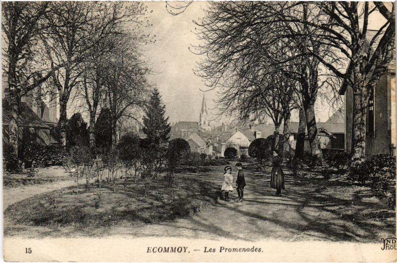 Carte postale ancienne Ecommoy les Promenades