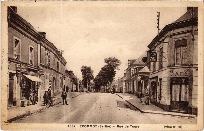 Carte postale ancienne Ecommoy Rue de Tours