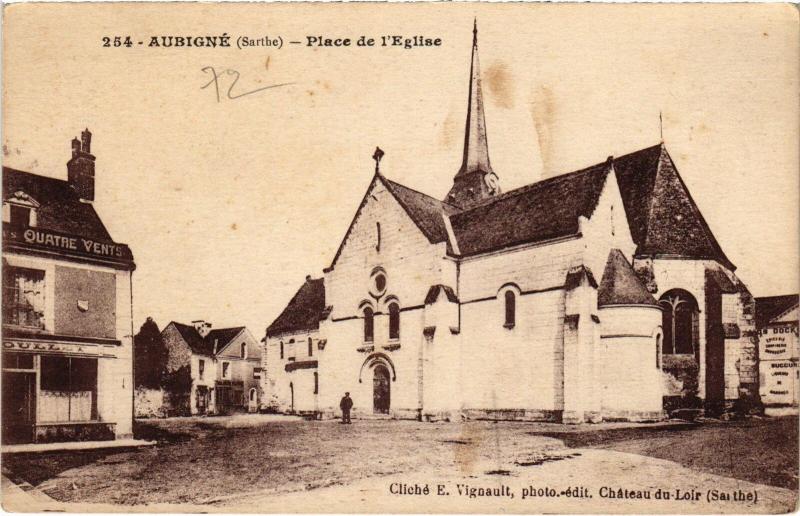Carte postale ancienne Aubigne Place de l'Eglise