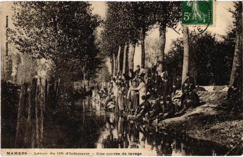 Carte postale ancienne Mamers une corvee de lavage à Mamers