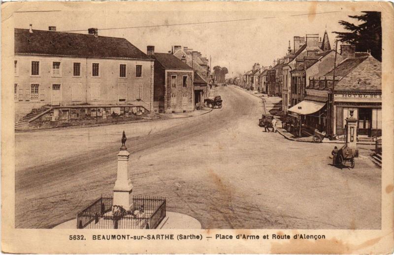 Carte postale ancienne Beaumont Place d'Arme et Route d'Alencon