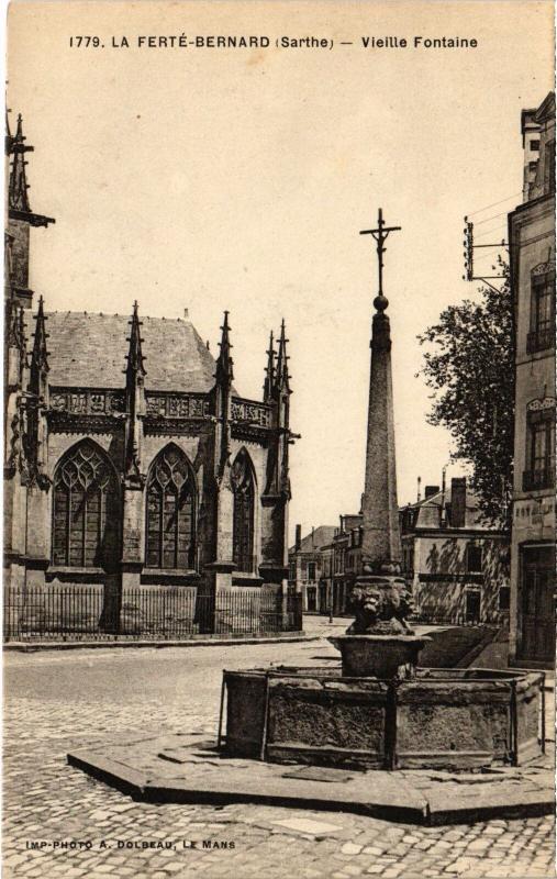 Carte postale ancienne La Ferte Bernard vieille fontaine