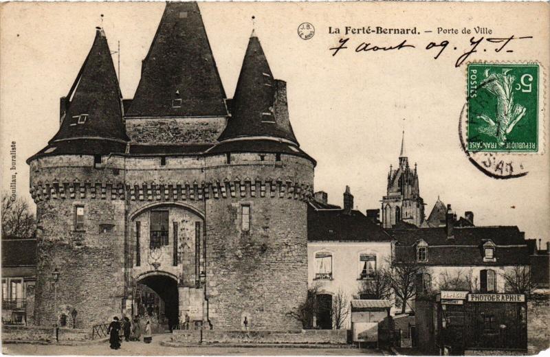 Carte postale ancienne La Ferte Bernard porte de ville