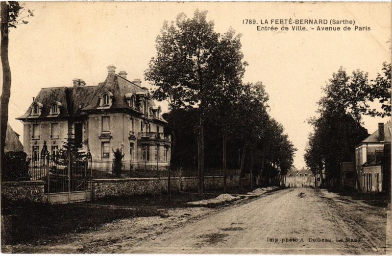 Carte postale ancienne La Ferte Bernard Avenue de Paris