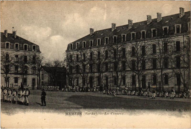 Carte postale ancienne Mamers la Caserne à Mamers
