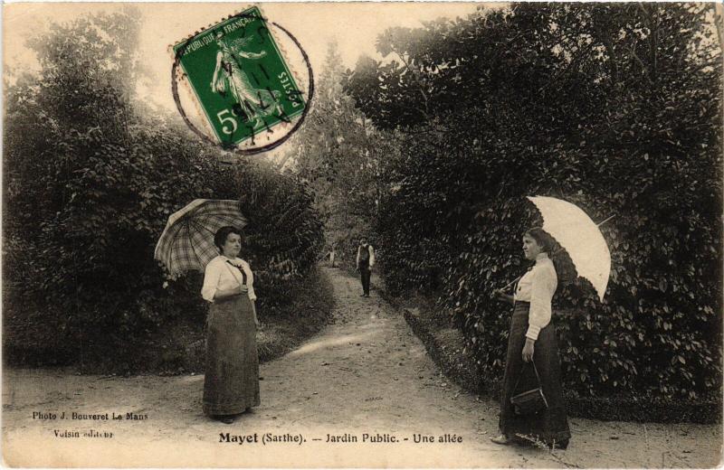 Carte postale ancienne Jardin Public. - Une allée à Mayet