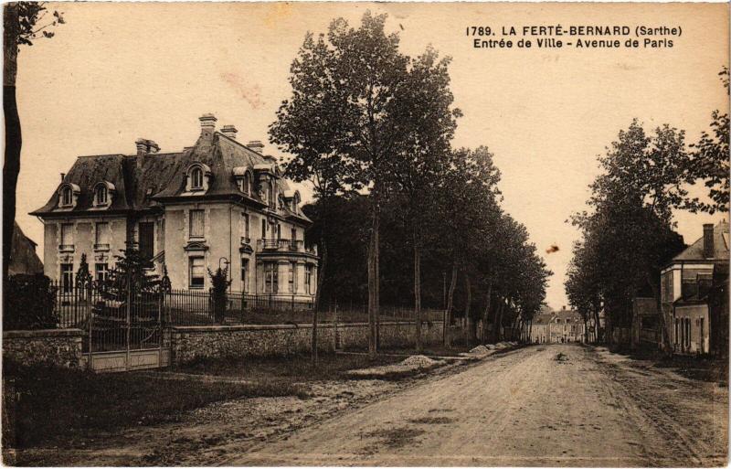Carte postale ancienne La Ferte Bernard Avenue de Paris