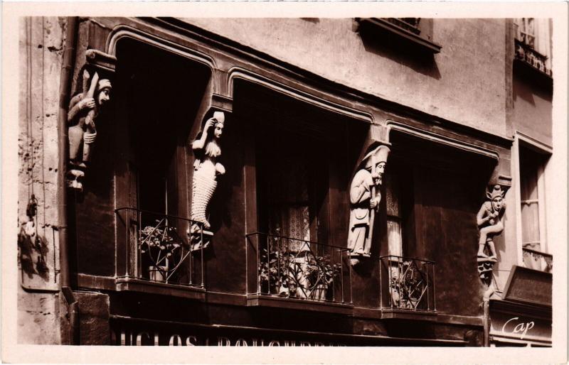 Carte postale ancienne La Ferte Bernard Sculpture du 1er etage