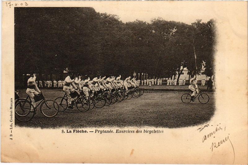 Carte postale ancienne La Fleche Prytanee exercices des bicyclettes