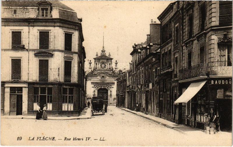 Carte postale ancienne La Fleche un coin ou l'on bavarde