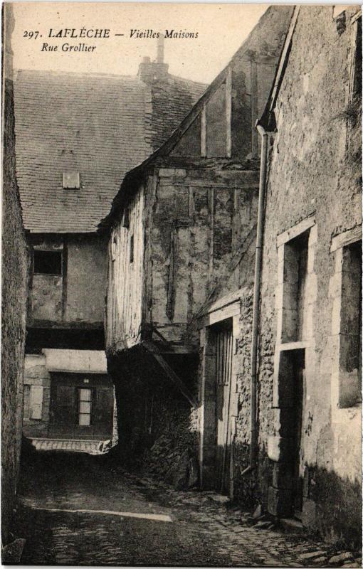 Carte postale ancienne La Fleche Rue Henri Iv