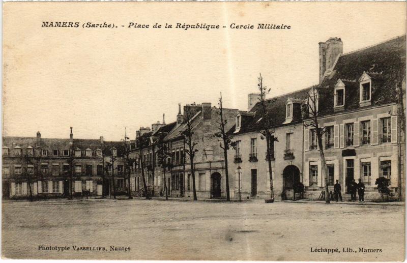 Carte postale ancienne Mamers Place de la Republique à Mamers