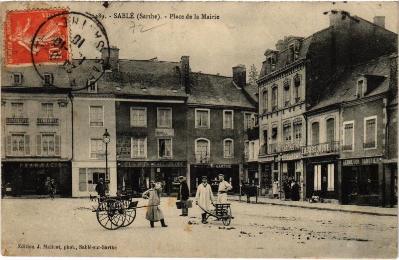 Carte postale ancienne Sable Place de la Mairie