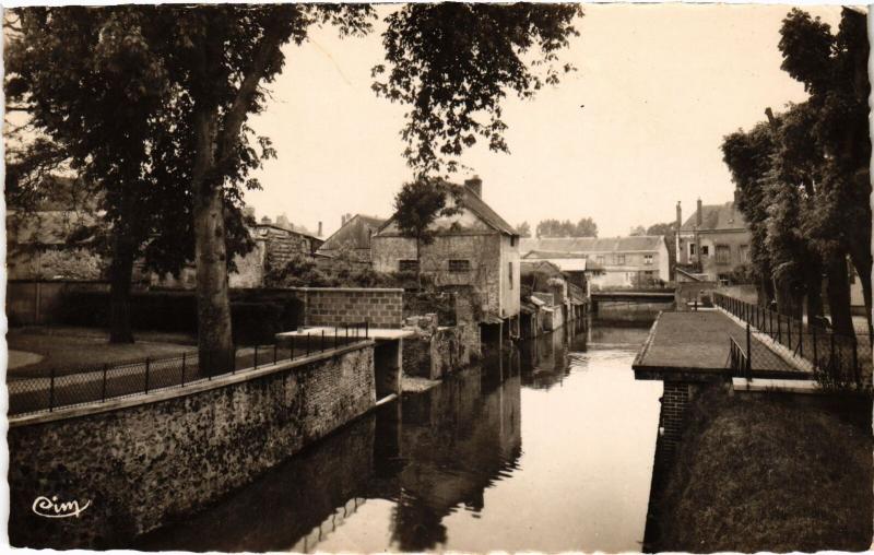 Carte postale ancienne St Calais Les Quais