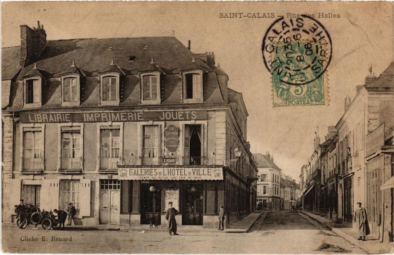 Carte postale ancienne St Calais Rue des Halles