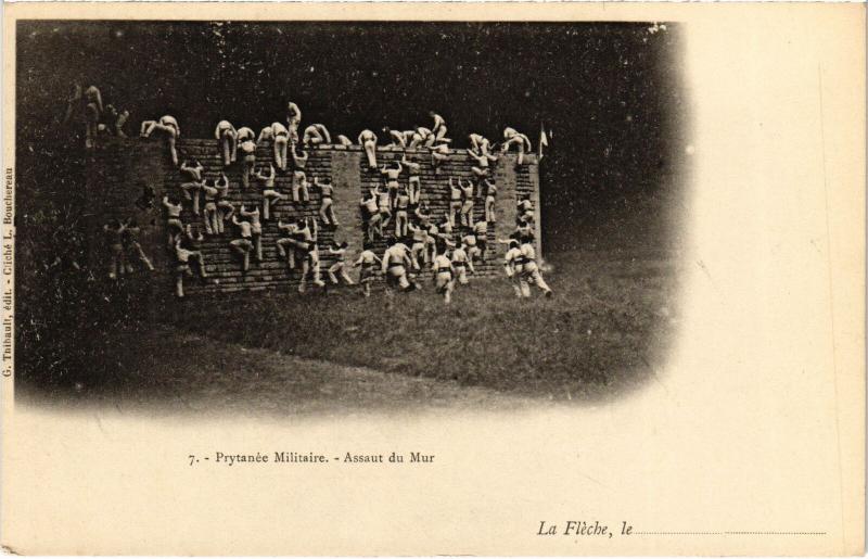 Carte postale ancienne La Fleche Prytanee Militaire Assaut du Mur