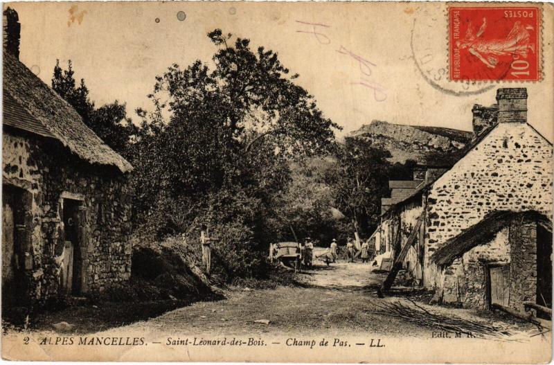 Carte postale ancienne St Leonard des Bois Champ des Pas