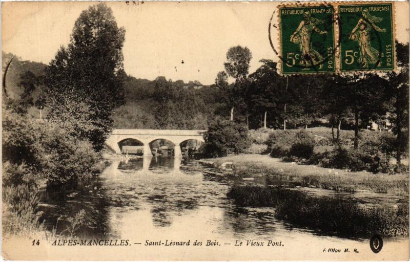Carte postale ancienne St Leonard des Bois versant du Haut Fourche