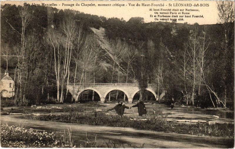Carte postale ancienne St Leonard des Bois vue du Haut Fourche